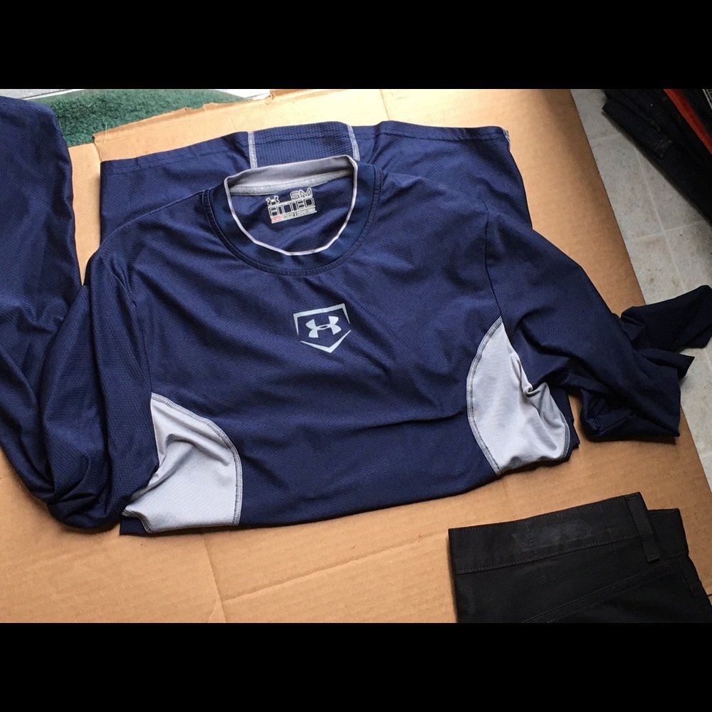 Men’s under armor shirt